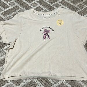 NWOT Recycle Threads Medium Cropped Dance Cuffed Sleeve Cropped Sleeve T Shirt